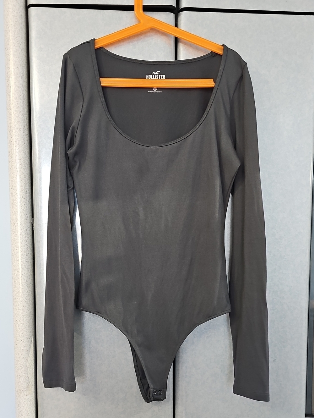 Hollister Long-Sleeve Scoop Neck Bodysuit, Heather Grey, S